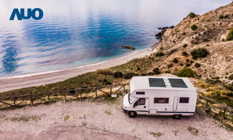 「可撓輕量化太陽光電板SunCurva」使用輕量特殊耐候型複合板取代傳統太陽能板的玻璃前板，不僅降低70%重量，每米平方僅3Kg；具有抗衝擊性能及通過電磁相容性測試，可應用於交通運輸工具，如露營車、遊艇等